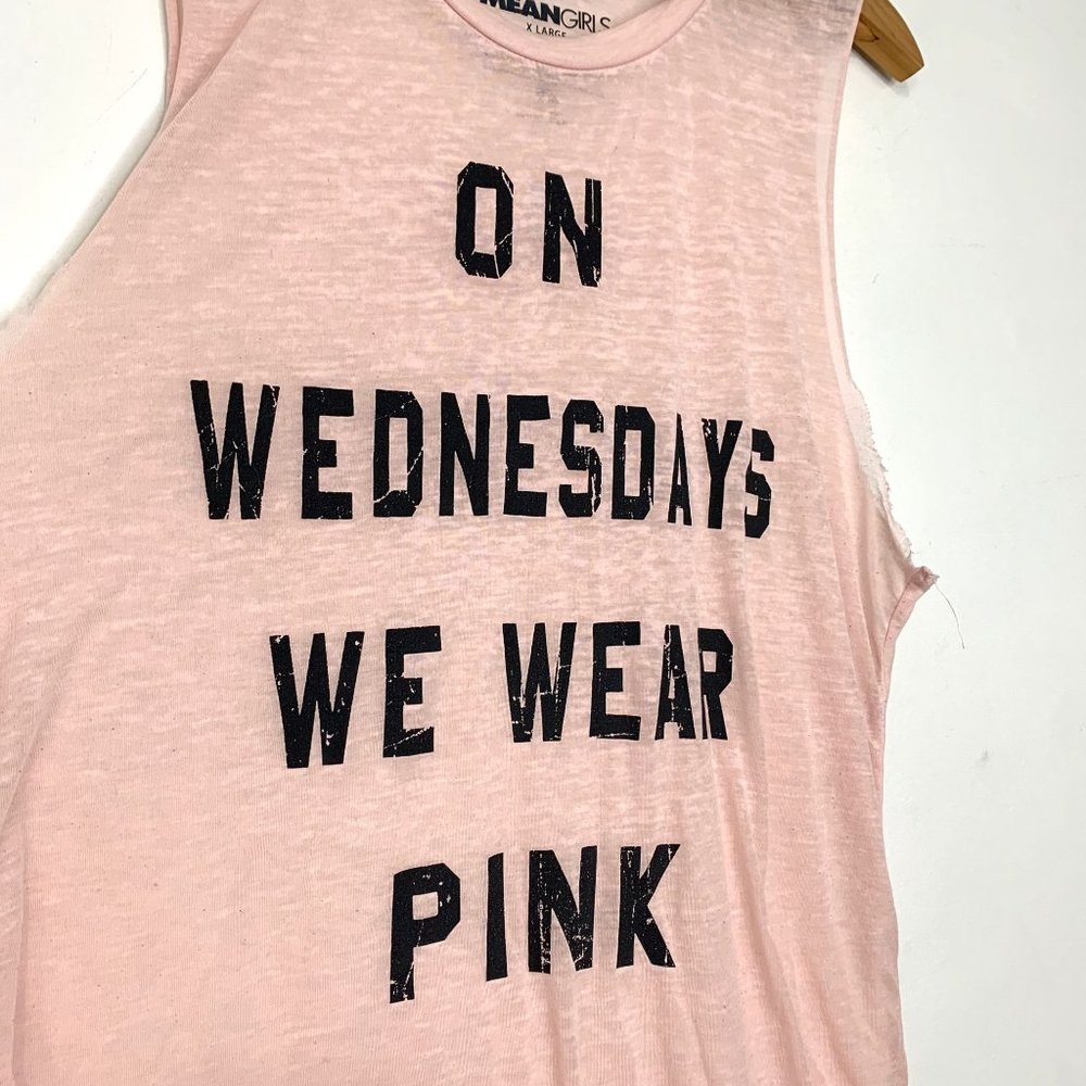 MEAN GIRLS 'On Wednesdays We Wear Pink' Sleeveless Tee Sz XL - Picture 5 of 8